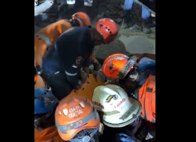 Pas ditësh nën rrënoja  21 vjeçari del i gjallë nga gërmadhat e tërmetit në Venezuelë  VIDEO 