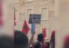 Deklaroi se do të fusë BE-në në Shqipëri, protestuesit tallen me Zegjinenë