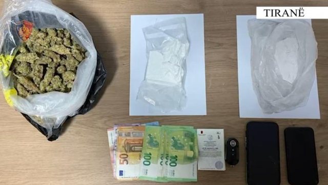 Operacioni  Shiste drogë  pranga 35 vjeçarit në Bërzhitë  I sekuestrohen rreth 800 gram kokainë dhe gjysmë kilogram kanabis