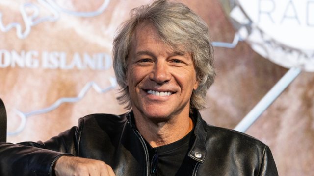 Këngëtari legjendar i rock ut Jon Bon Jovi  Jam rikuperuar plotësisht pas operacionit në kordat vokale