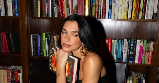  Libri është liri   Ylli i Popit  Dua Lipa hap bibliotekën për librat e ndaluar dhe të censuruar në Portugali