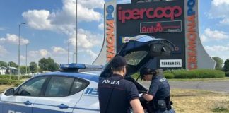 Operacioni/ Ditën punëtor i kompanisë së mirëmbajtjes, natën trafikant droge! Arrestohet shqiptari, i kapen rreth 1 kg kokainë dhe euro cash