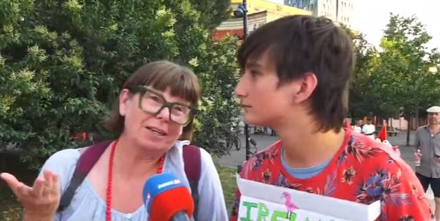 Turistët irlandezë i bashkohen protestës  Jemi krenarë për Shqipërinë  Po frymëzoni mbarë Europën