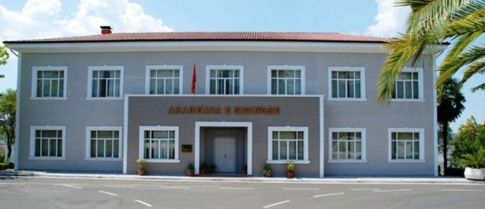 900-0-1778135365xakademia-e-siguris-cover-976-770x332