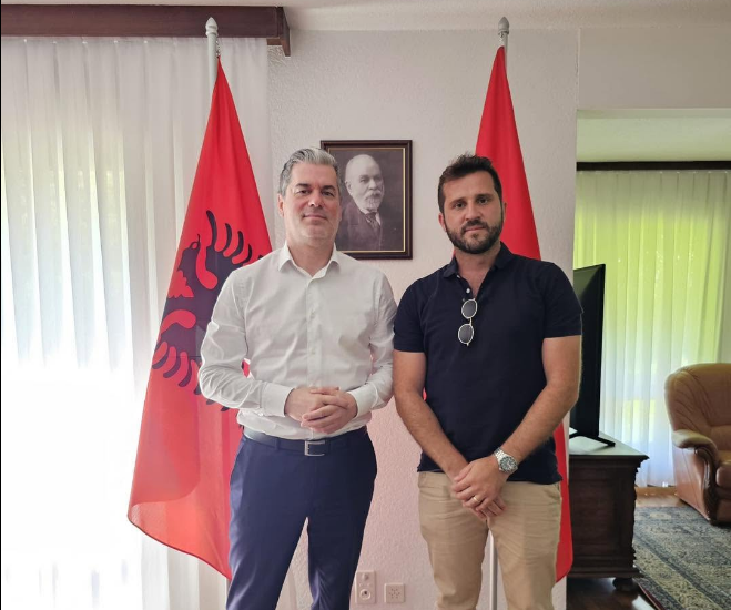 Ermal Dredha  Sot pata kënaqësinë të mirëpres në Ambasadë z  Saimir Shala  Drejtor Ekzekutiv i Albanian Reisen