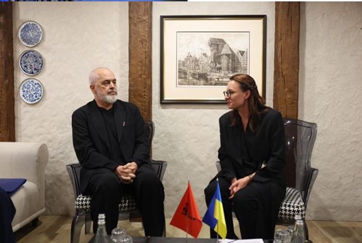 Rama në Poloni  Merr pjesë në Konferencën për Rindërtimin e Ukrainës  në fokus e ardhmja europiane dhe bashkëpunimet ekonomike