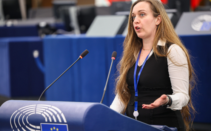 Eurodeputetja italiane  Po na mësoni shumë me protestën në Tiranë  Evropa duhet t ju dëgjojë