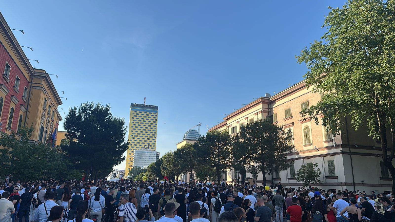 Protestë masive për Zvërnecin  qytetarët marshojnë drejt Ministrisë së Brendshme