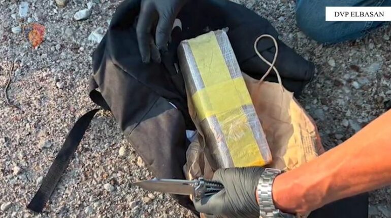 Heroinë nga RMV ja drejt Shqipërisë  arrestohen 2 persona në aksin Bulqizë Librazhd