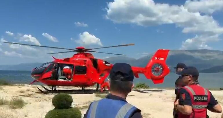 U plagos me armë zjarri në këmbë  niset me helikopter drejt Traumës 35 vjeçari
