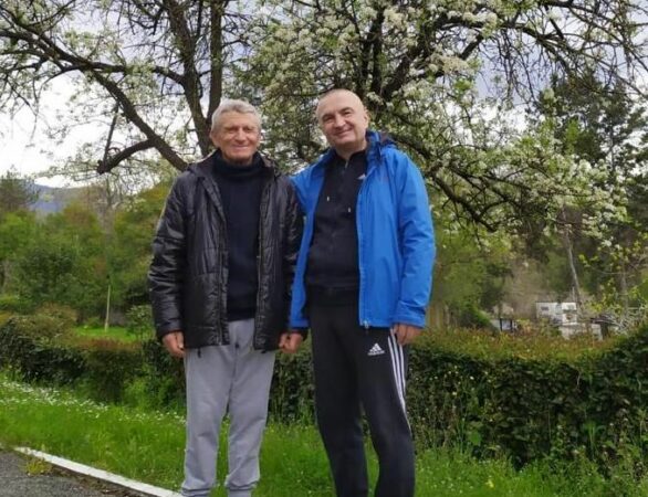 Babai i ish Presidentit u nda nga jeta në moshën 83 vjeçare  Meta  E trishtë për familjen tonë  Ceremonia për në banesën e fundit  zhvillohet në   