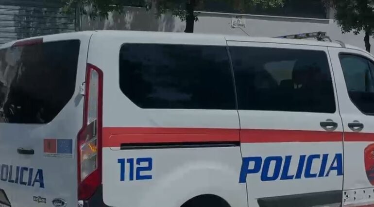 Dhunoi protestuesin  Mbërrin në Gjykatën e Vlorës Geraldo Biba  pritet të njihet me masën e sigurisë