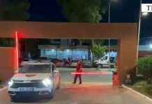 U kap me armë zjarri, arrestohet 43-vjeçari në Tiranë/ Në banesë iu gjet kallashnikov, “AK-47”