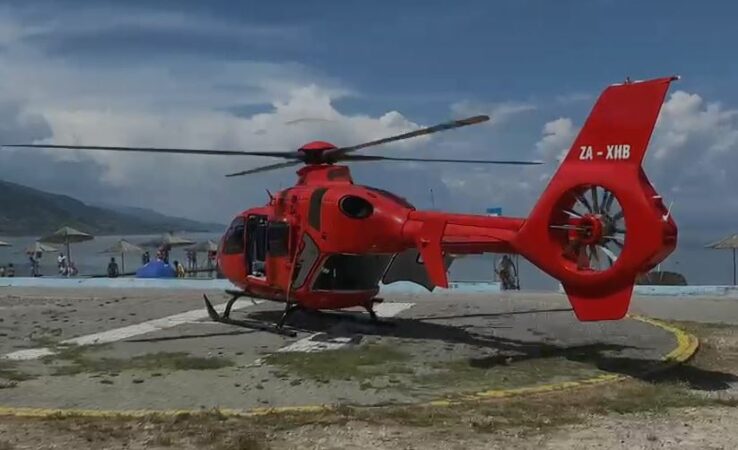U qëllua me thikë nga bashkëshorti  29 vjeçarja dërgohet me helikopter drejt Tiranës