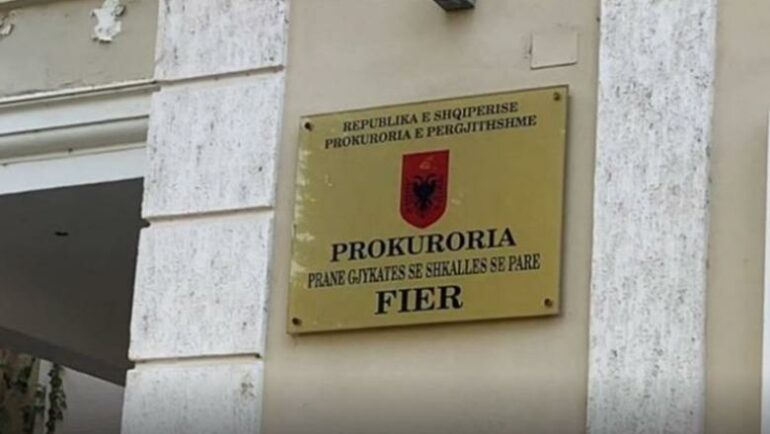 Vajzat e mitura dhunuan shoqen  Prokuroria e Fierit jep masat e sigurisë për protagonistet e sherrit