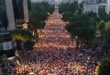 SHKËLQIMI FALS I RILINDJES SOCIALISTE