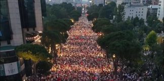 SHKËLQIMI FALS I RILINDJES SOCIALISTE