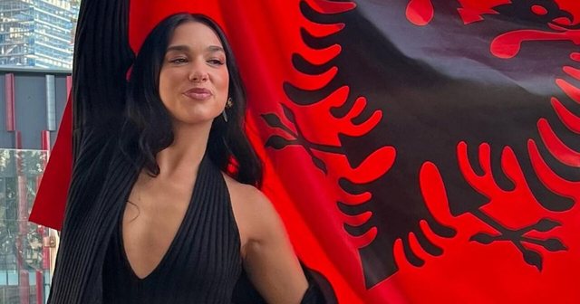 Këngëtarja Dua lipa merr titullin e artistes femër më të dëgjuar në Spotify