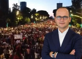 “Pse i jepen miliona euro një artisti privat kur vendi ka probleme?” – Ditmir Bushati: Protestat i kanë dhënë Shqipërisë imazhin që nuk ka para e koncert që e krijon!