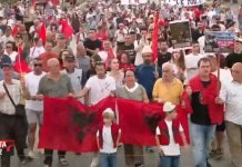 Dita e 32-të e protestës! Qytetarët mbërrijnë para Kryeministrisë