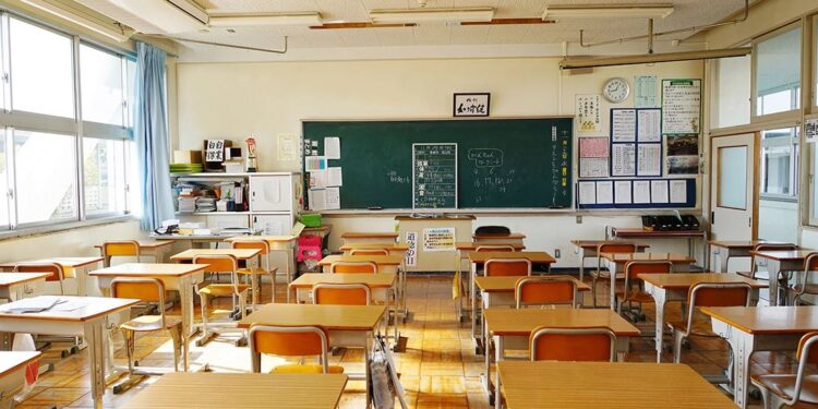 Nis sot regjistrimi në e Albania për klasat 1 10  afati i fundit deri më 31 korrik