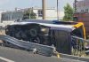 Aksidenti tragjik me autobusin e pasagjerëve në Tiranë-Durrës, si paraqitet gjendja e të plagosurve, mes tyre dy fëmijë