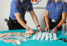 Padova/ Arrestohet 21-vjeçari shqiptar, kapet me qindra doza kokaine dhe euro cash