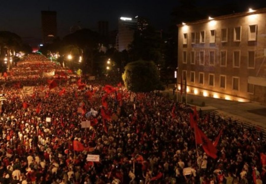 Sot protesta e 43 të kundër qeverisë  shqiptarët kërkojnë dorëheqjen e Qeverisë