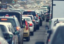1 në 2 shqiptarë kanë të paktën 1 makinë! 2025-a kap rekordin, mbi 1 milion automjete të regjistruara. Shtohen elektriket