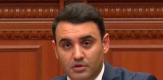 Këlliçi: “Protesta s’ka të bëjë me keqkuptime që rregullohen me dy dokumenta, njerëzit janë lodhur nga kjo qeveri”.