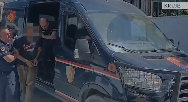 Goditet një rast i kultivimit të narkotikëve në Krujë  Pranga 31 vjeçarit  një tjetër në kërkim