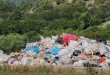 Përmet, mbetjet urbane depozitohen në Piskovë, banorët të shqetësuar për vatrat e zjarrit