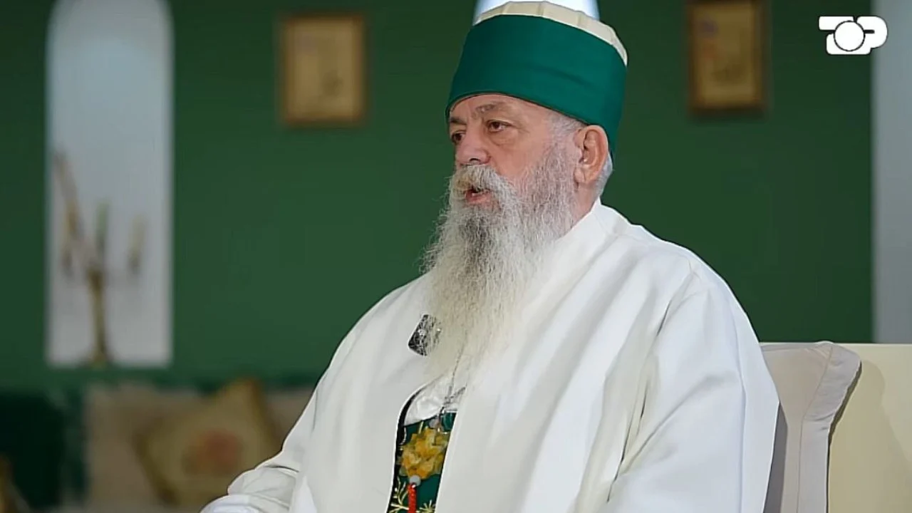 Pelegrinazhi në Tomorr  mijëra besimtarë iu drejtuan teqesë së Kulmakut  Baba Mondi  Shqiptarët  të bashkuar