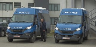 Policia e ndalon në aeroport: Një shtetas iranian kërkon azil në Kosovë