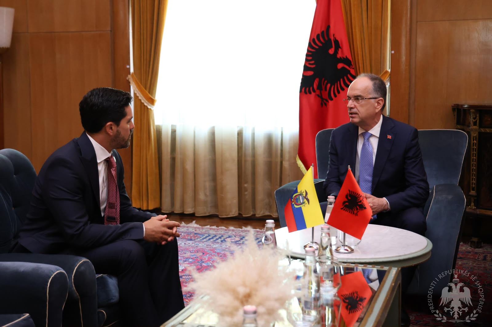 Presidenti Begaj pret ambasadorin e Ekuadorit  vlerëson bashkëpunimin dhe kërkon njohjen e Kosovës