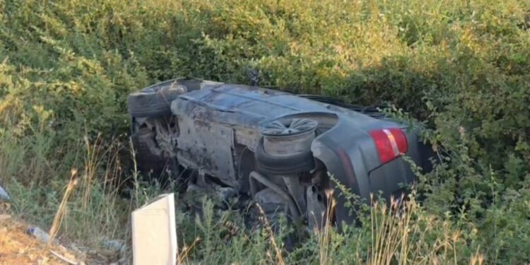 Lushnjë  Aksidenti tragjik  makina del nga rruga dhe bie në kanal  humbin jetën dy gra 50 vjeçare
