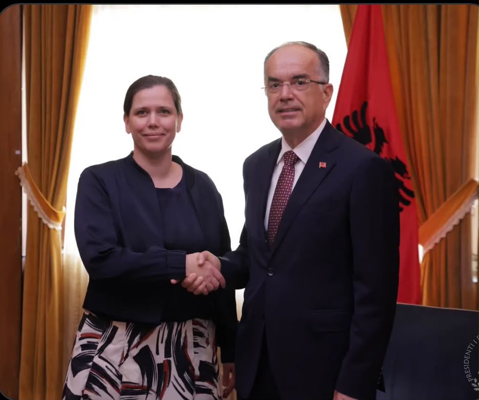 Presidenti Begaj pret ambasadoren e Mbretërisë së Belgjikës në Shqipëri  riafirmohet angazhimi për të forcuar mardhëniet dypalëshe mes shteteve