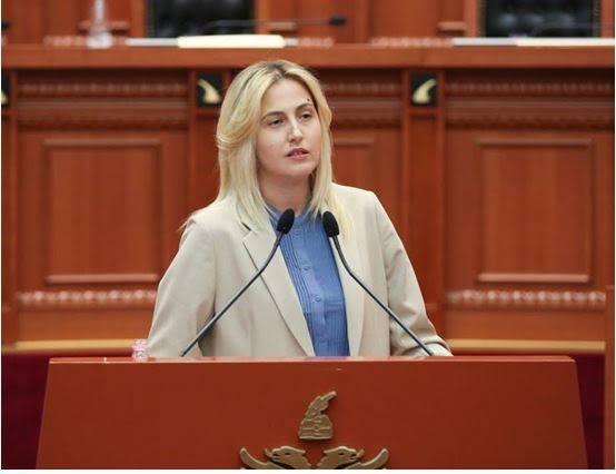 Ina Zhupa  Finiqi dhe Delvina në rrezik nga zjarri  qeveria të reagojë pa humbur asnjë minutë  Mos të përseritet fatkeqësia e vjetshme 