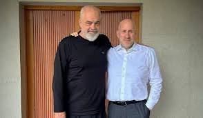 Nga kriza në Hungari te projektet në Shqipëri  Lëvizja që ngre pikëpyetje për 4iG dhe One Albania
