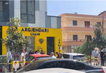 Grabitja e argjendarisë në Paskuqan, autorët vodhën flori me vlerë 1.5 milionë lekë, skema që përdorën