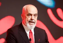 “Djegia e teserave të PS akt i turpshëm”, Rama reagon për kundërshtitë ndaj Reformës Territoriale: Konsultim 60 ditor, disa deputetë tanët bënë ‘tribunin e vegjëlisë’