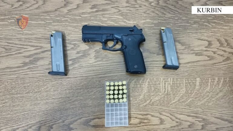 Kanosi me armë zjarri 72 vjeçarin dhe dy djemtë e tij  arrestohet 34 vjeçari në Kurbin