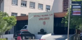 Dhunohet me sende të forta një person në Vlorë