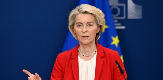 Zjarret në Shqipëri/ Reagon presidentja e KE, Von der Leyen: Po monitorojmë nga afër, jemi gati të ndërhyjmë sapo të jetë nevoja