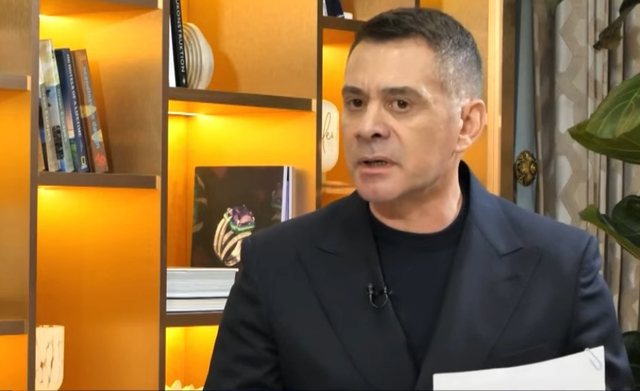  Një furgon me raketa u kap në Itali  investigoni   Ahmetaj zbardh trafikun e armëve  Vijnë nga Afrika  paketohen në Shqipëri dhe marrin rrugët nëpër   