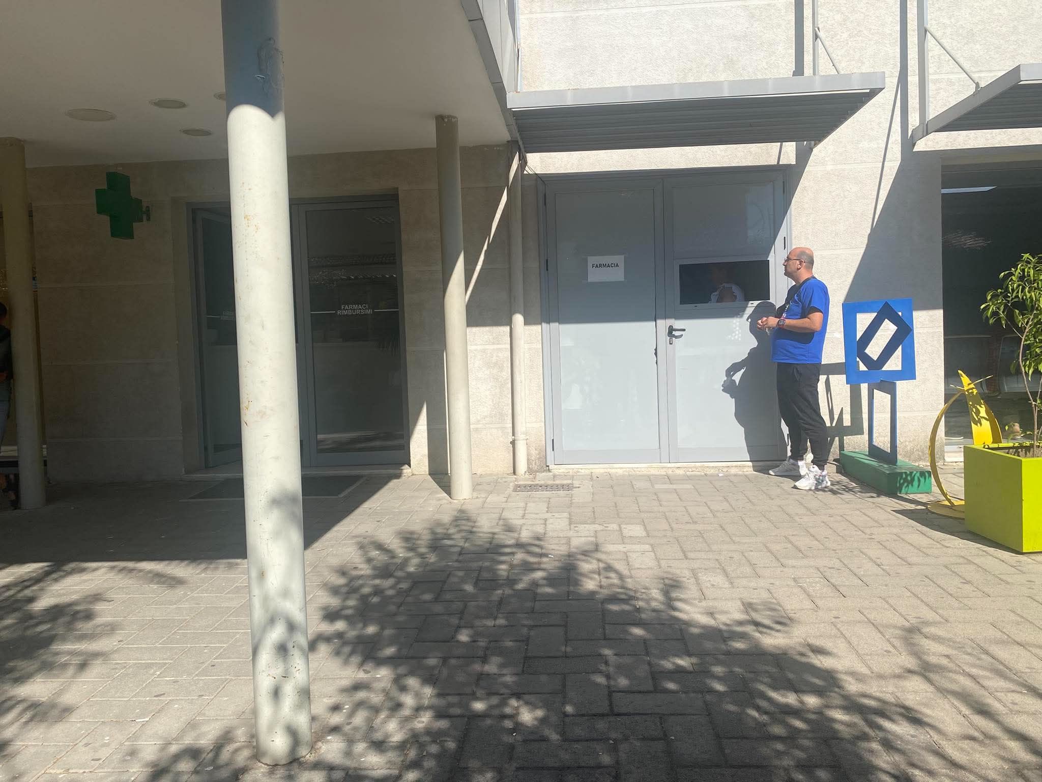Denoncimi i qytetarëve  Farmacia e QSUT së s ka sistem  pacientët e Onkologjikut presin me orë të tëra ilaçet