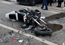 Cërrik/ 14- vjeçari përplaset nga motoçikleta, transportohet drejt spitalit