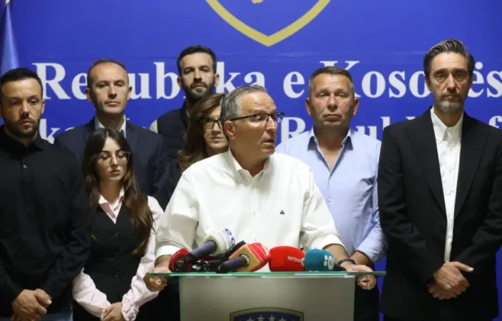 Dënimi i ish krerëve të UÇK  PDK dorëzon në Kuvend nismën  kërkon ndryshimin e Ligjit për Dhomat e Specializuara