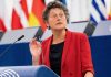 Eurodeputetja Tineke Strik: Shqipëria rrezikon negociatat shkak betonizimi i zonave të mbrojtura, korrupsioni e dhuna ndaj protestuesve