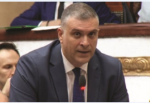 Blushi: Të shkrihet Parlamenti, nuk përfaqëson interesat e shqiptarëve